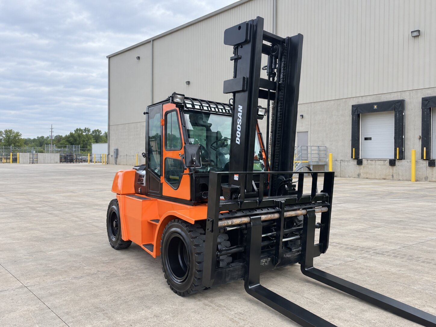 Doosan D90S-5 — equipment photo 1 of 9