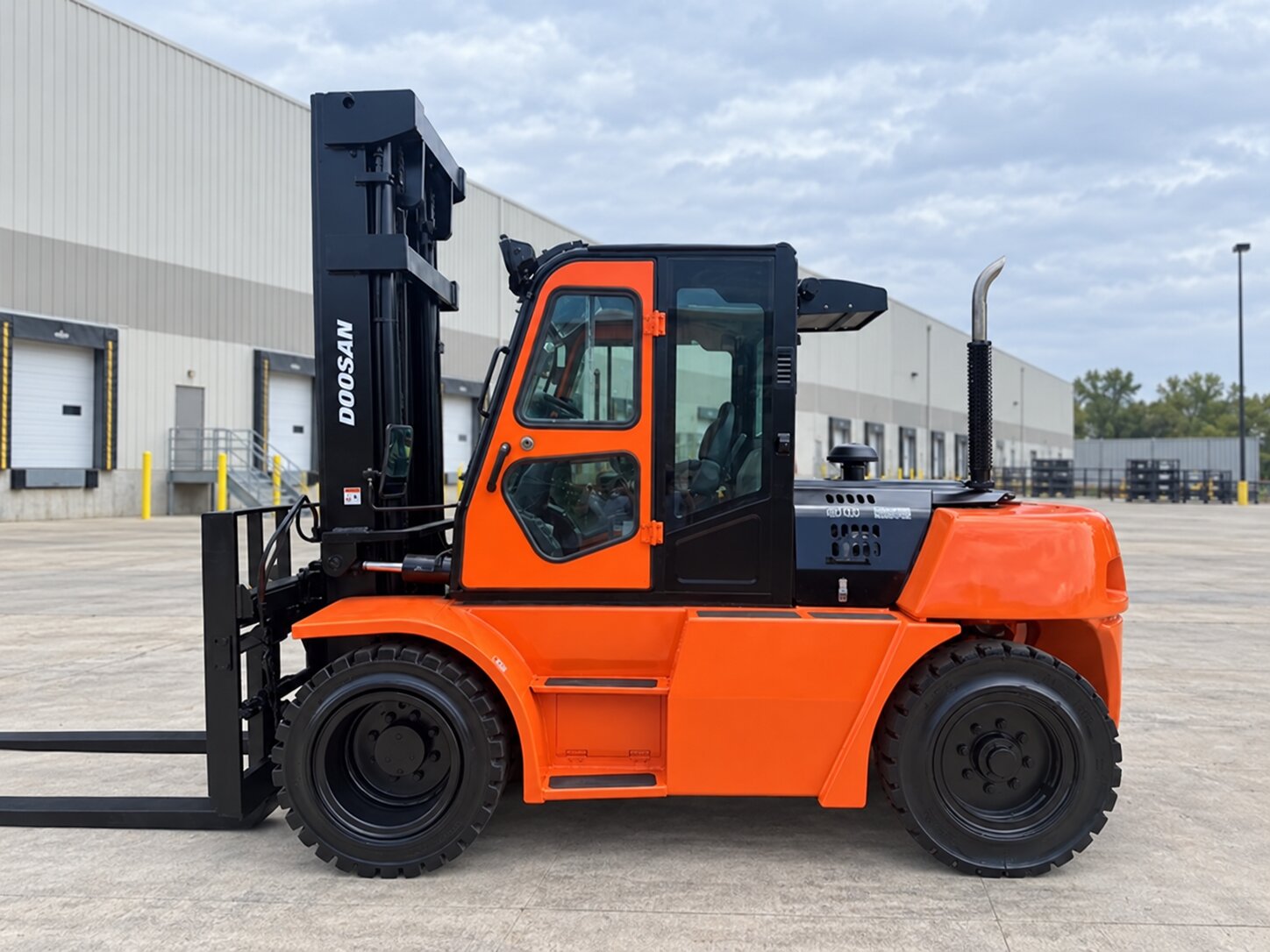 Doosan D90S-5 — equipment photo 3 of 9